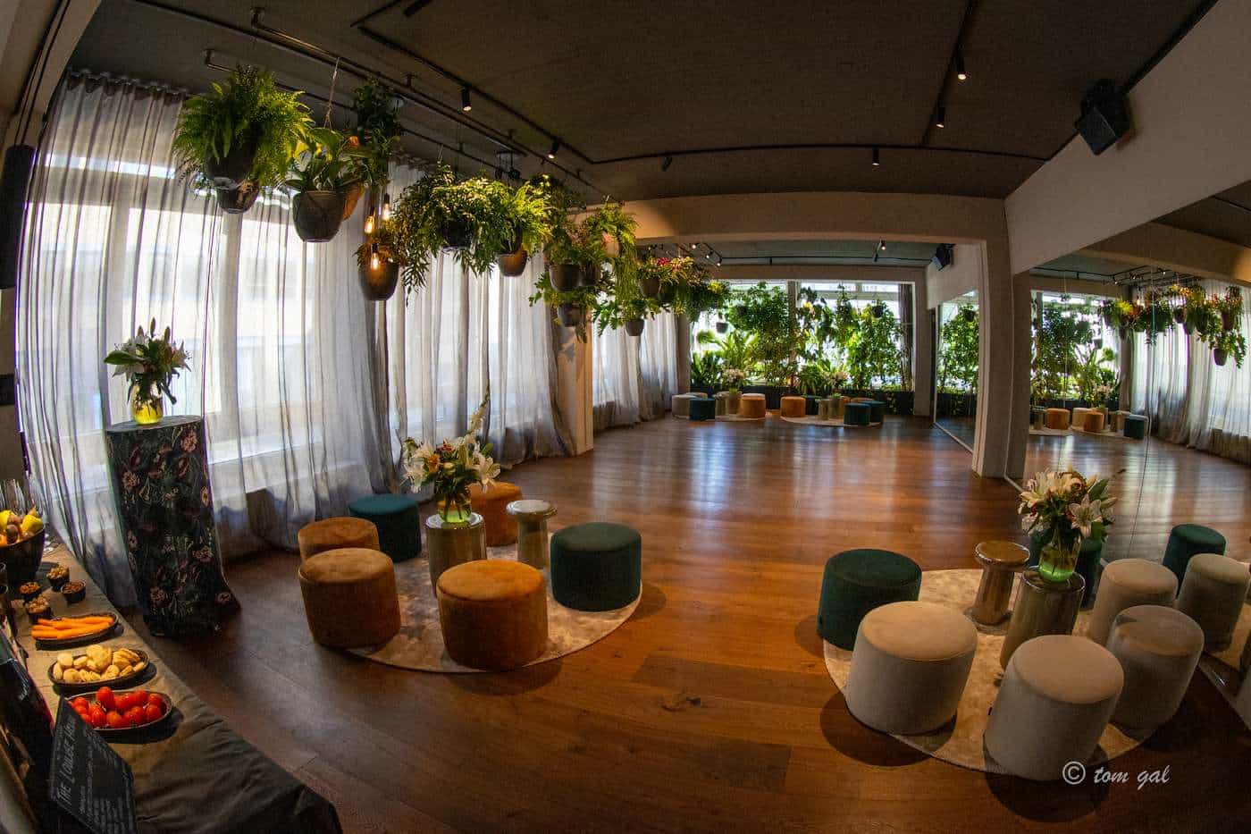 Zürich Raummiete Lounge 80 qm mit vielen Pflanzen